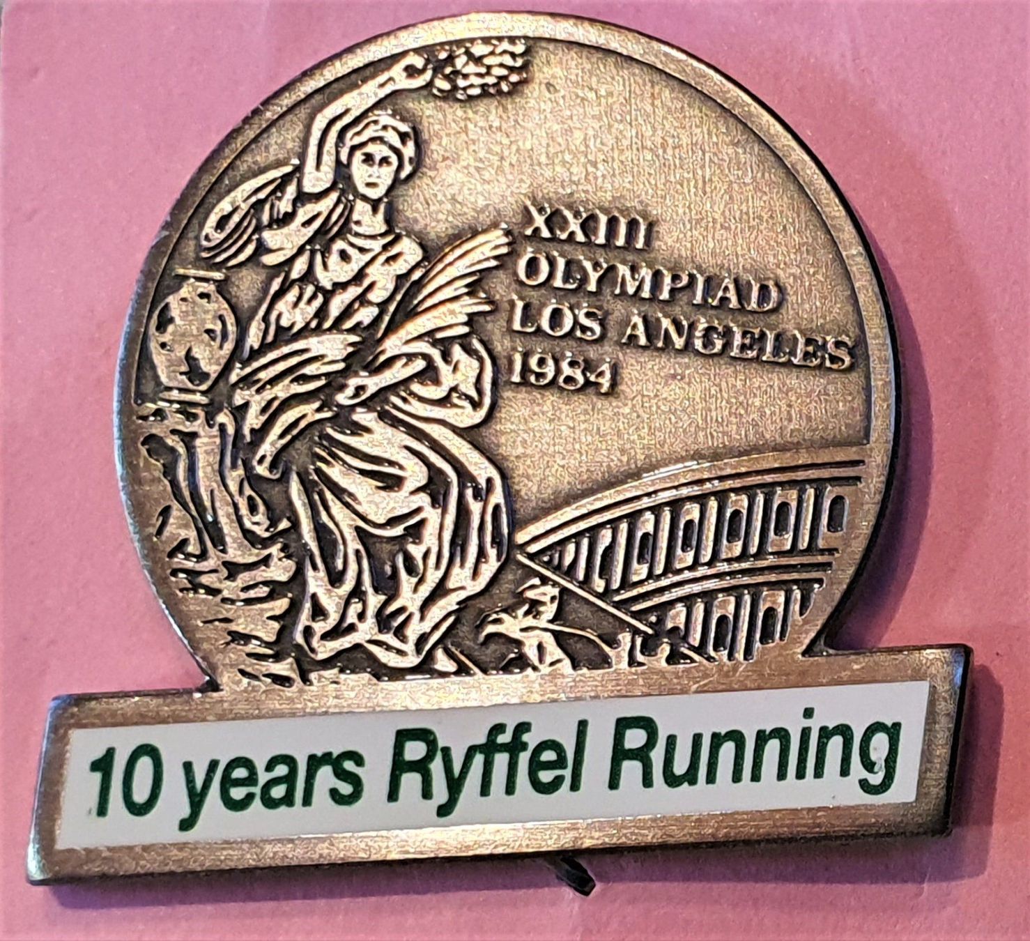 Placchette & Badge: I342 - Pin Olympiade 1984 Ryffel Running – Usato da Reinach BL venduto da Boston-Verkauf