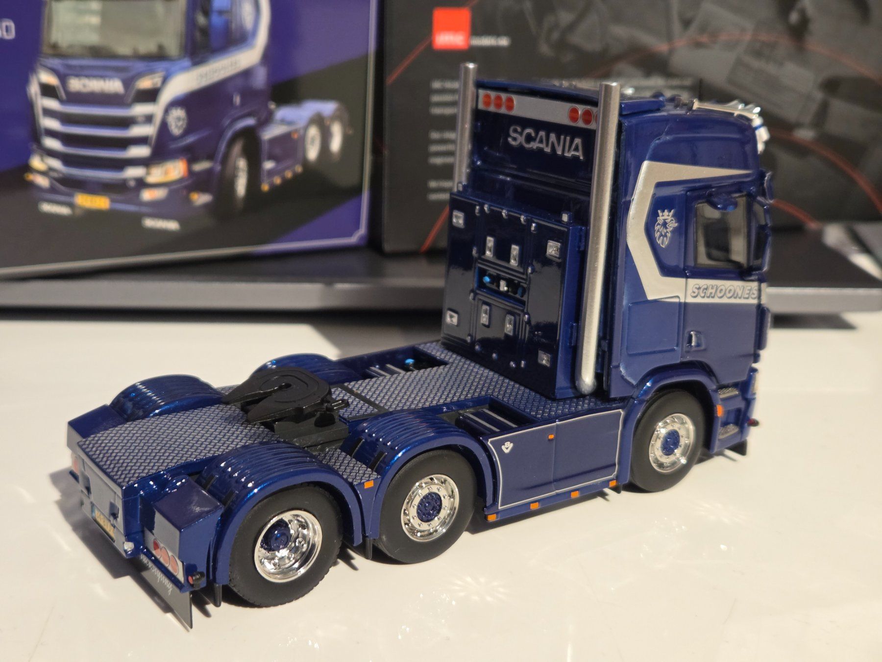 Scania Kit di modellismo & Modellini statici: Scania Schoones IMC 1:50 – Nuovo e nell'imballaggio originale da Baar venduto da Liebherrbagger 4