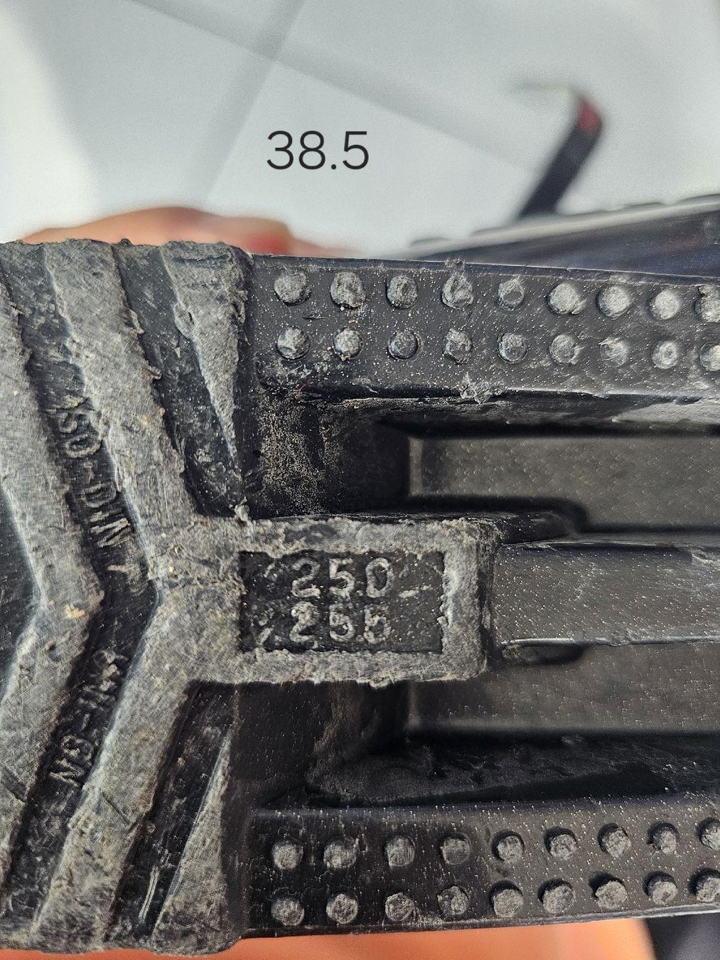 Sci: Skischuhe Gr. 38.5 – Usato da Zürich venduto da -iwan- 2