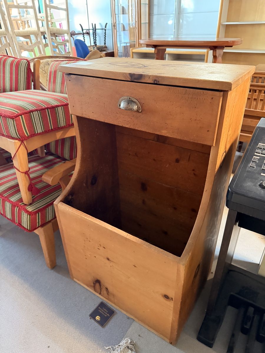 Articoli in legno: Huche à bois ancienne  – Usato da St-Maurice venduto da antikdestok 1