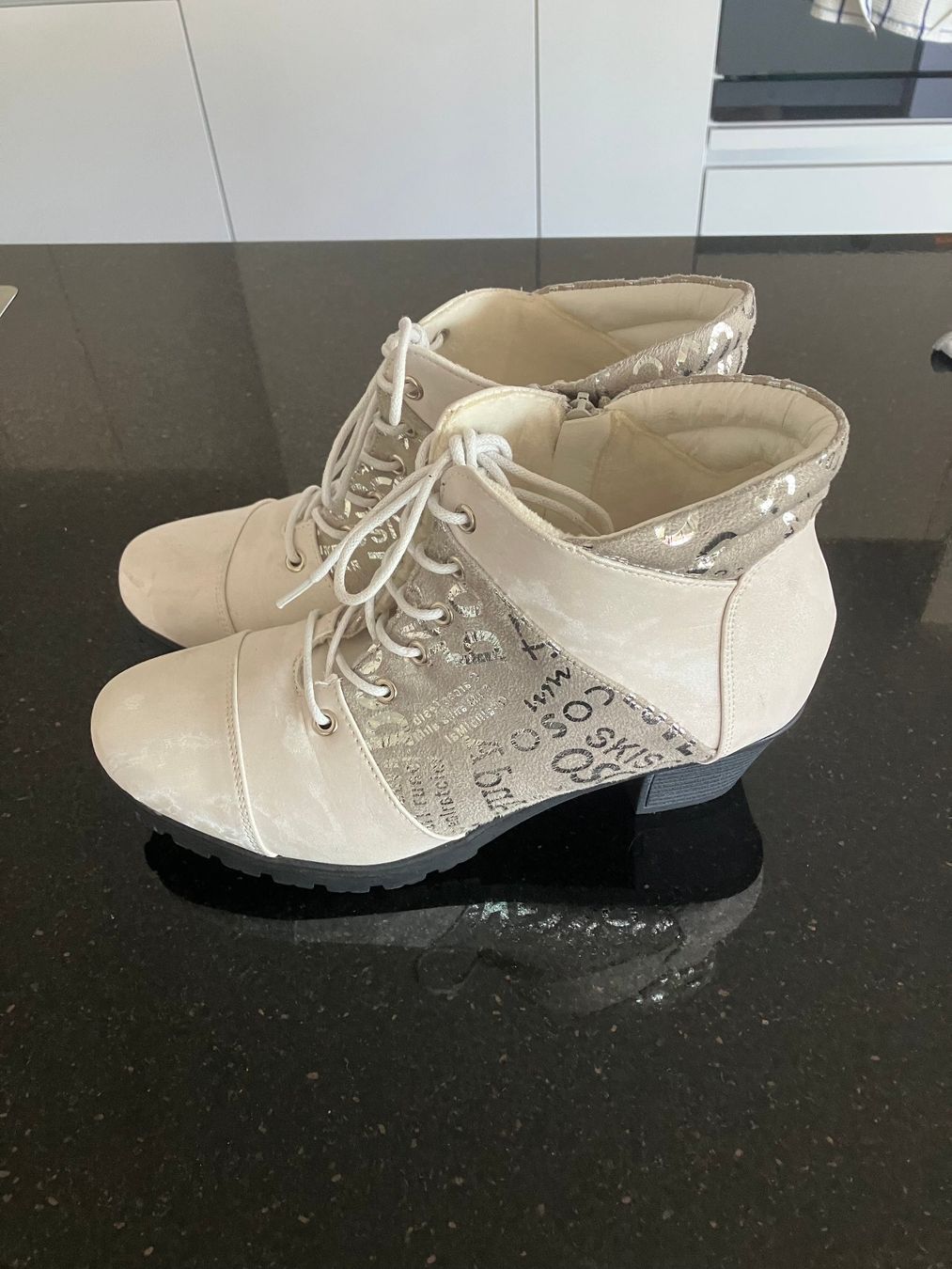 Scarpe da donna: Stiefeletten – Usato da Inwil venduto da shylli