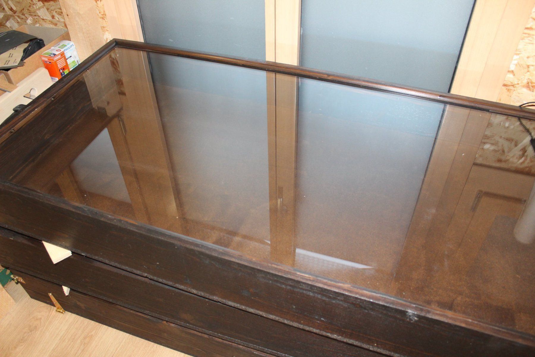 Articoli in legno: 3 handgefertigte Vitrinen ,abschliessbar – Usato da Kerns venduto da KIRSCHE06 1