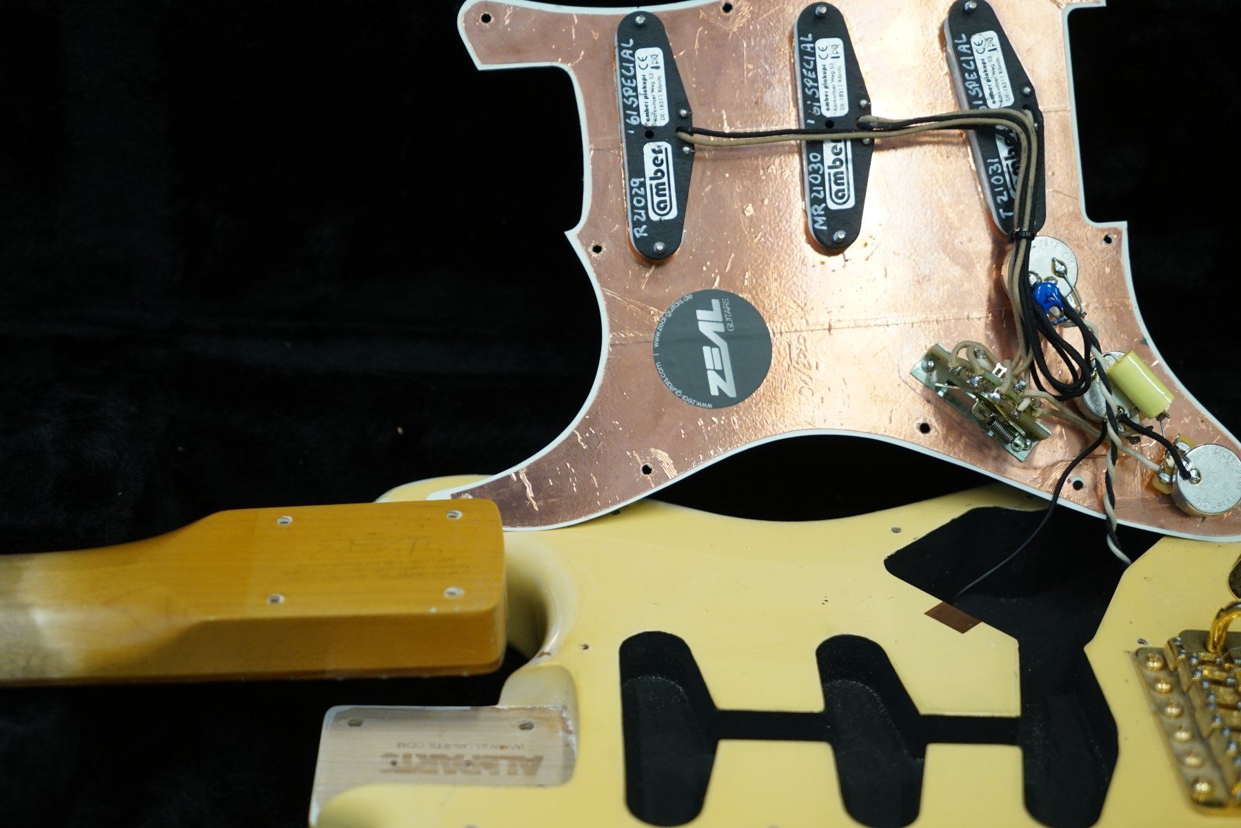 Strumenti musicali: Zeal Custom Made Stratocaster Amber Pickups custom made DE – Usato da Ortschwaben venduto da Musictrade 9