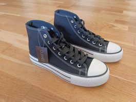 Neue Sneaker im Converse-Style Gr. 37