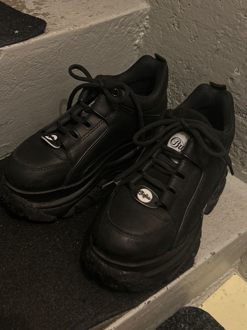 Buffalo Scarpe da uomo: Buffalo Platform Sneaker low black Grösse 36 – Nuovo (secondo la descrizione) da Neftenbach venduto da yuk2026 1