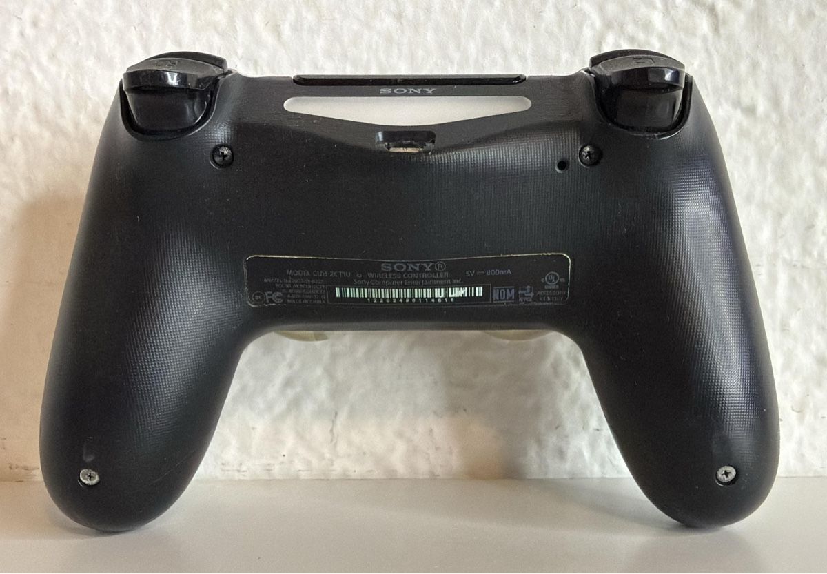 Sony Controller: Playstation 4 Controller - Camouflage 🎮 – Gebraucht aus Ehrendingen von bubulence 1