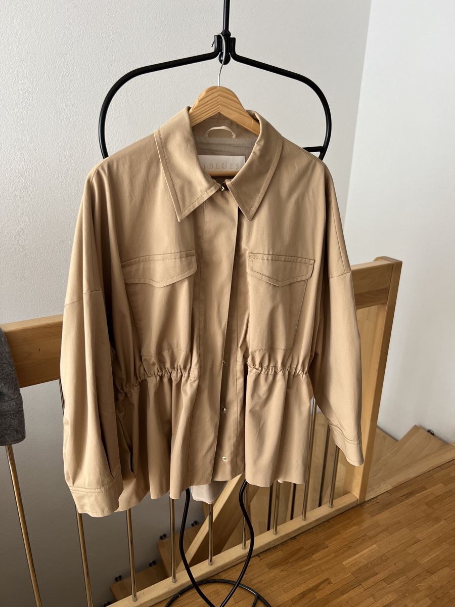 Cappotti: iBlues Beige Jacket, Size 40-42 – Nuovo (secondo la descrizione) da Lausanne venduto da kao_blc2