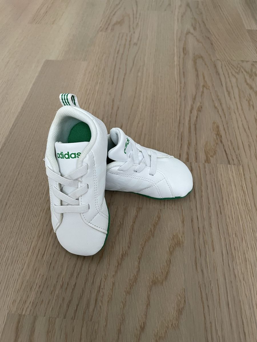 Adidas Scarpe per ragazzi: Adidas Babyschuhe, Gr. 18, weiss/grün – Nuovo (secondo la descrizione) da Winterthur venduto da NaNa24 2