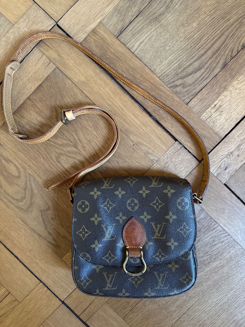Louis Vuitton Sacs: louis vuitton tasche – D'occasion à Bern par alcappone