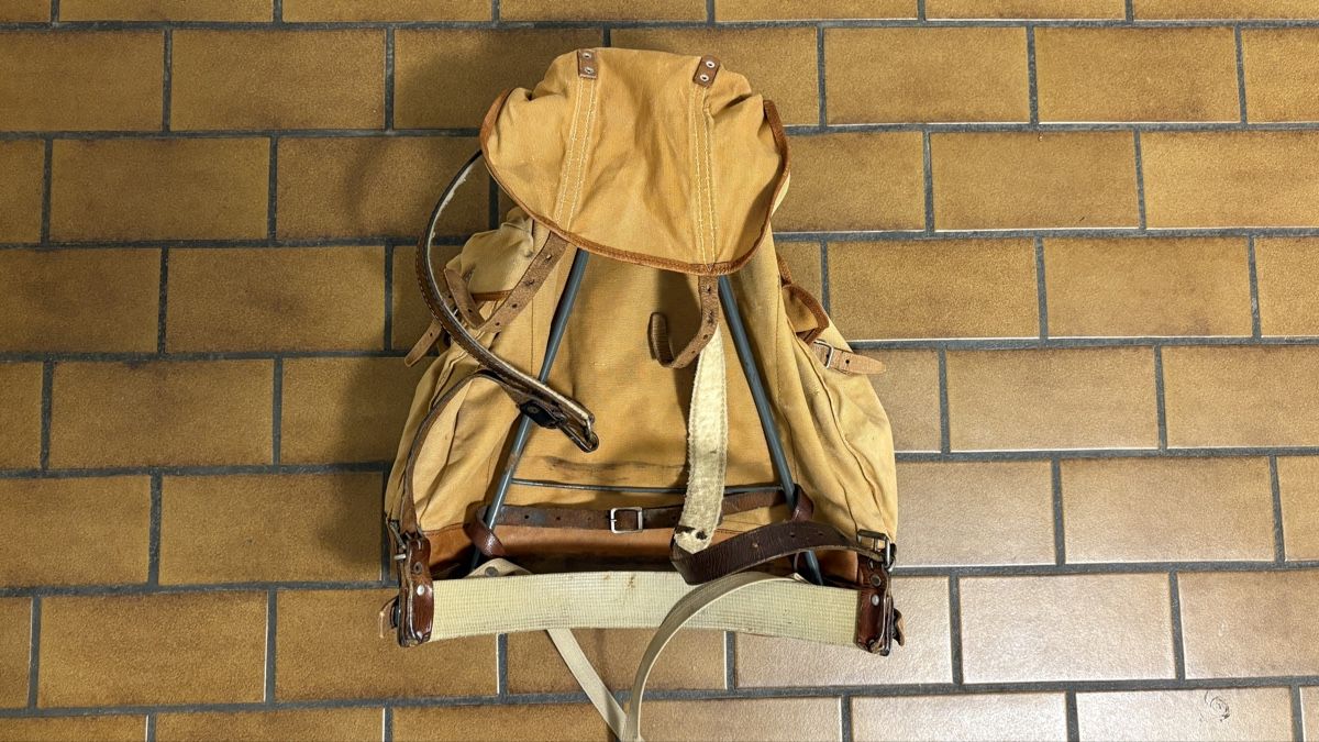Schweizer Armee Zaini: Schweizer Militär Rucksack – Usato da Chur venduto da nuc_lp7y 1