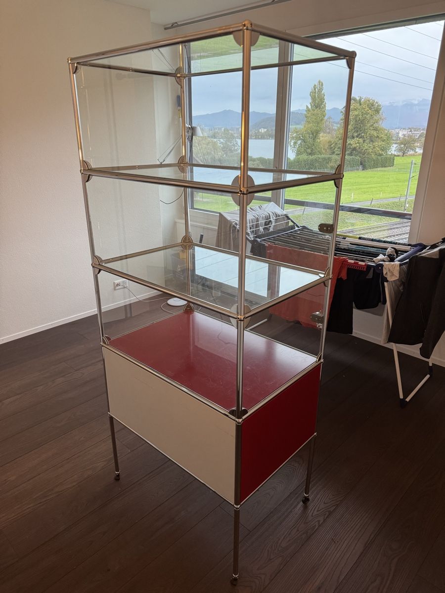 USM Vitrinen: USM Glasvitrine wahlweise Rot oder Weiss – Gebraucht aus Altendorf von Giovanni77 3
