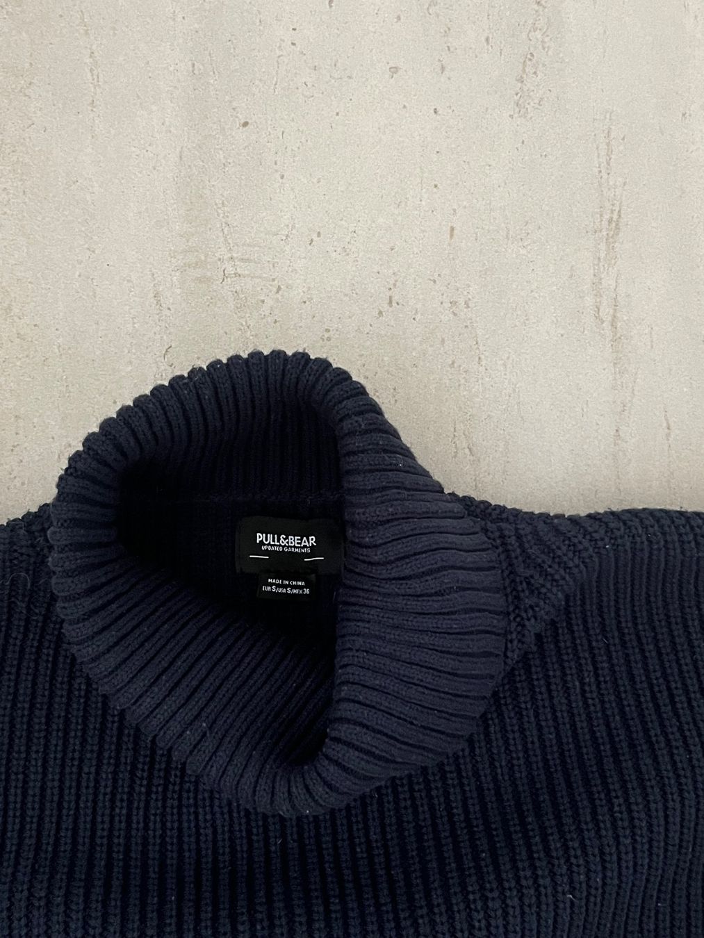 Pull&Bear Pullover & Sweatshirts: Rollkragenpullover Pull&Bear Herren Grösse M dunkelblau – Gebraucht aus Luzern von Sono2 2