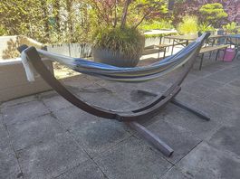 Hängemattengestell mit Hängematte