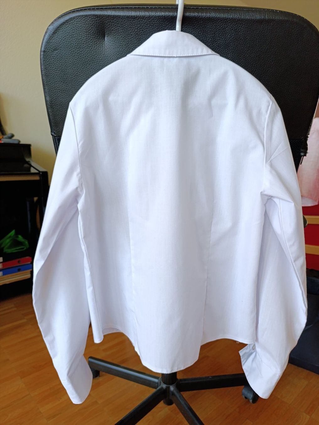 Camicette, T-shirt & Top: Mädchen Weisses Hemd, Gr 134-140 – Usato da Zürich venduto da mir_2kjl 1