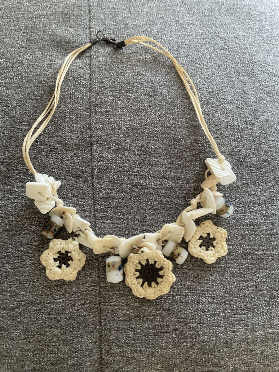 Catenine: Halskette mit Muscheln – Usato da Rorschach venduto da eme_8swl