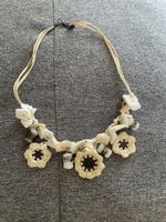 Halskette mit Muscheln