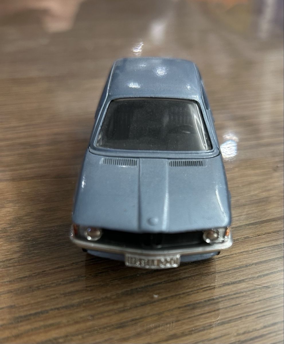 BMW Modellini d'auto: BMW serie 3 1/43 – Usato da Baar nendaz venduto da min_n5tw