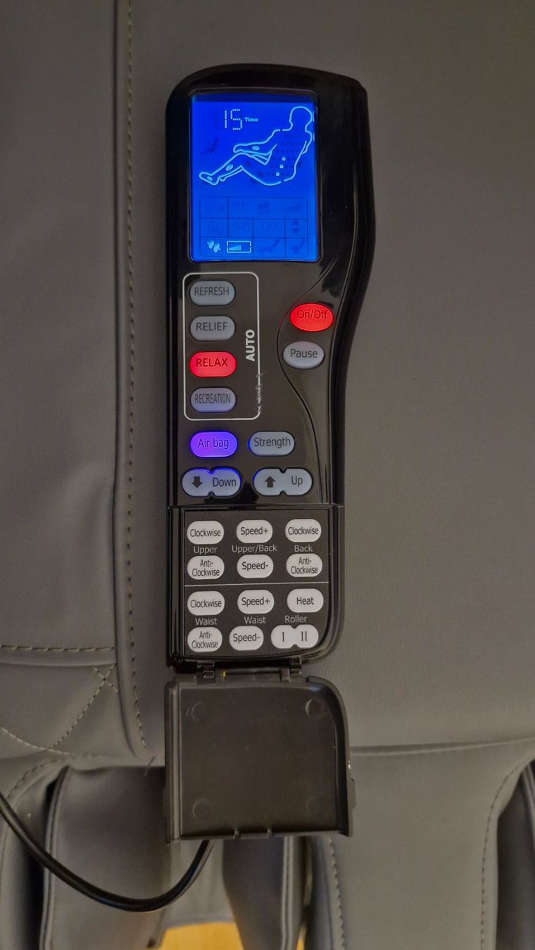 Poltrone: Alpha Techno AT-8500 Premium Massagesessel – Usato da Adliswil venduto da elgreen 7