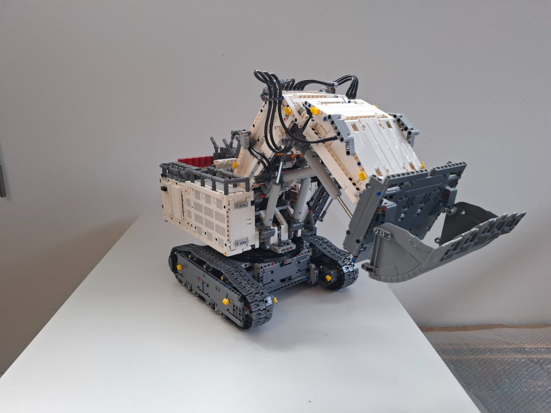Lego Baukästen: LEGO Technic Liebherr Bagger R 9800 (Set 42100) – Gebraucht aus Brügg BE von POU-BELLE 1