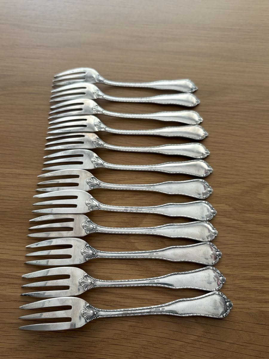Forchette: 12 forchette antiche Argento 800 con decorazione – Usato da S. Antonino venduto da LIKA91