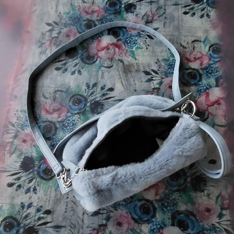 Taschen für Damen: Hellblaue Tasche – Gebraucht aus Romanshorn von Auri