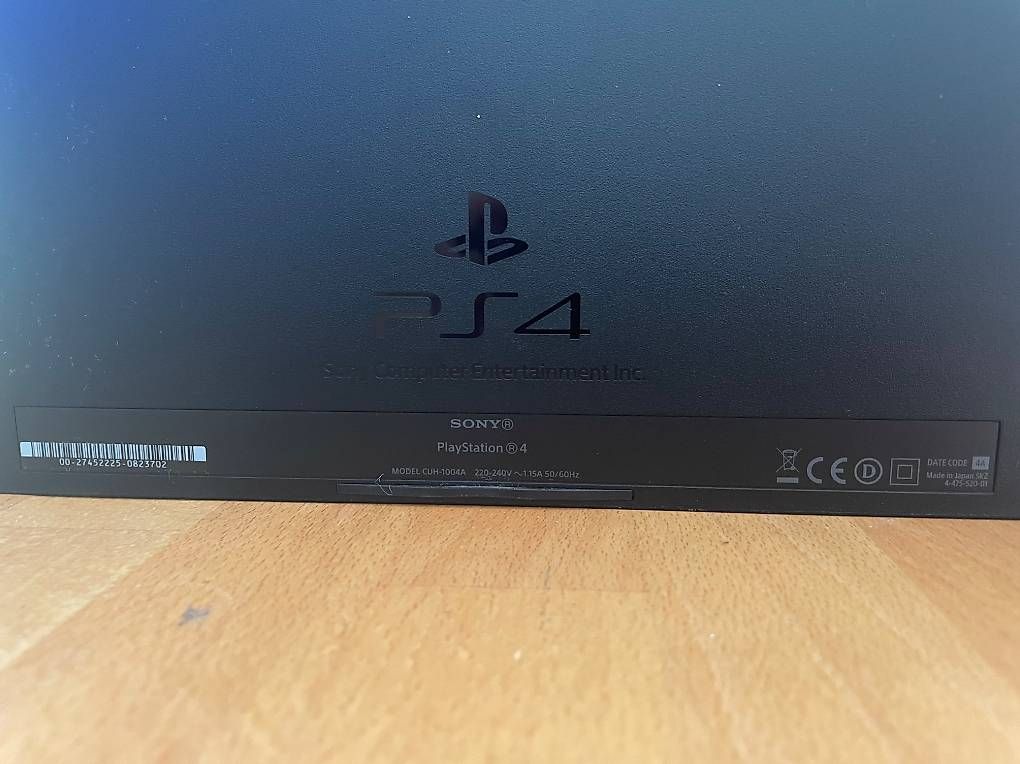 Sony Console: PS4 500 GB + 2 Original Sony Controller + 3 Spiele – Usato da Arlesheim venduto da dav_myw2 2