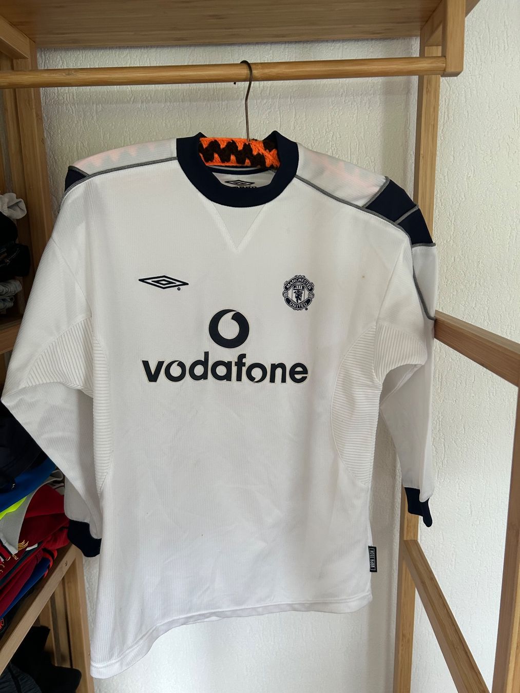 Umbro Canottiere & Pantaloni: Maillot manchester manche longue 2000 – Usato da Courgenay venduto da mar_w26c