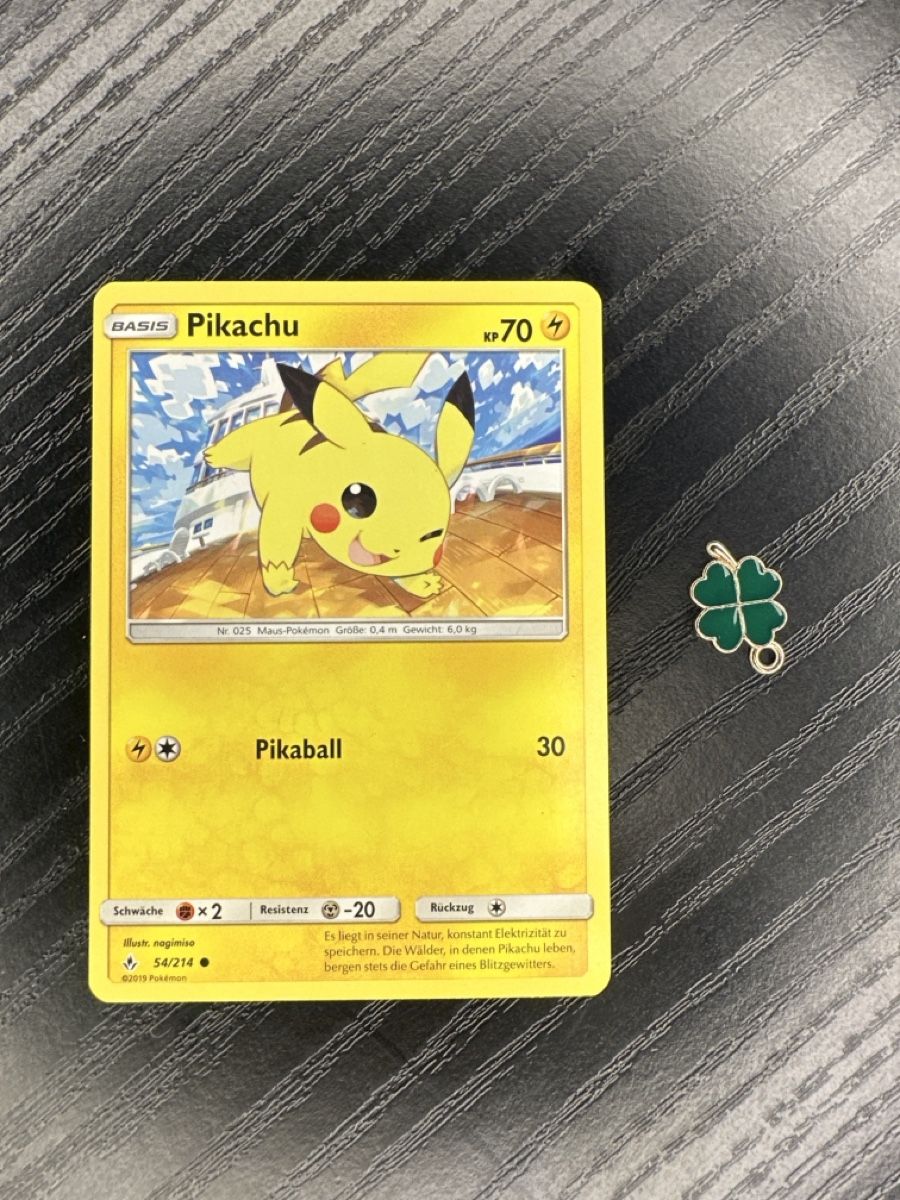Pokémon Carte collezionabili: Pikachu 54/214 non Holo 2019 – Usato da Uster venduto da Neonschwarz