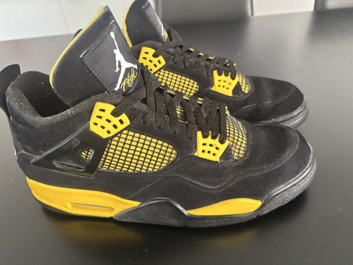 Jordan Scarpe da uomo: Nike Air Jordan 4  – Usato da Niederuzwil venduto da Amicio