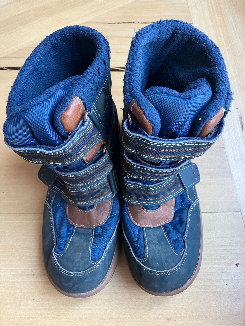 Schuhe für Jungen: Winterstiefel Grösse 35-36 – Gebraucht aus Zürich von rebene