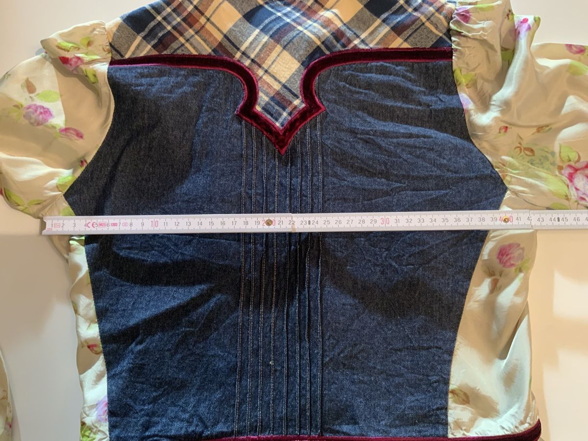 Dsquared2 Camicette, T-shirt & Top: Bluse, DSQUARED2, 16Y, wunderschöne Designe-Bluse, wie NEU! – Nuovo (secondo la descrizione) da Stäfa venduto da sylla73 5