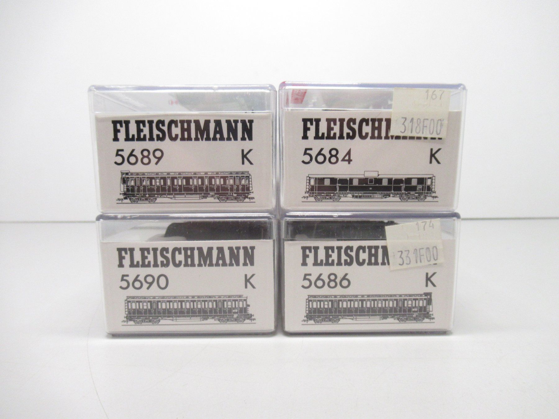 Fleischmann Modellini di ferrovie: Fleischmann 5684/86/89/90 4-teiliges Oldtimerwagenset DR DC – Usato da Basel venduto da mhmarken 6
