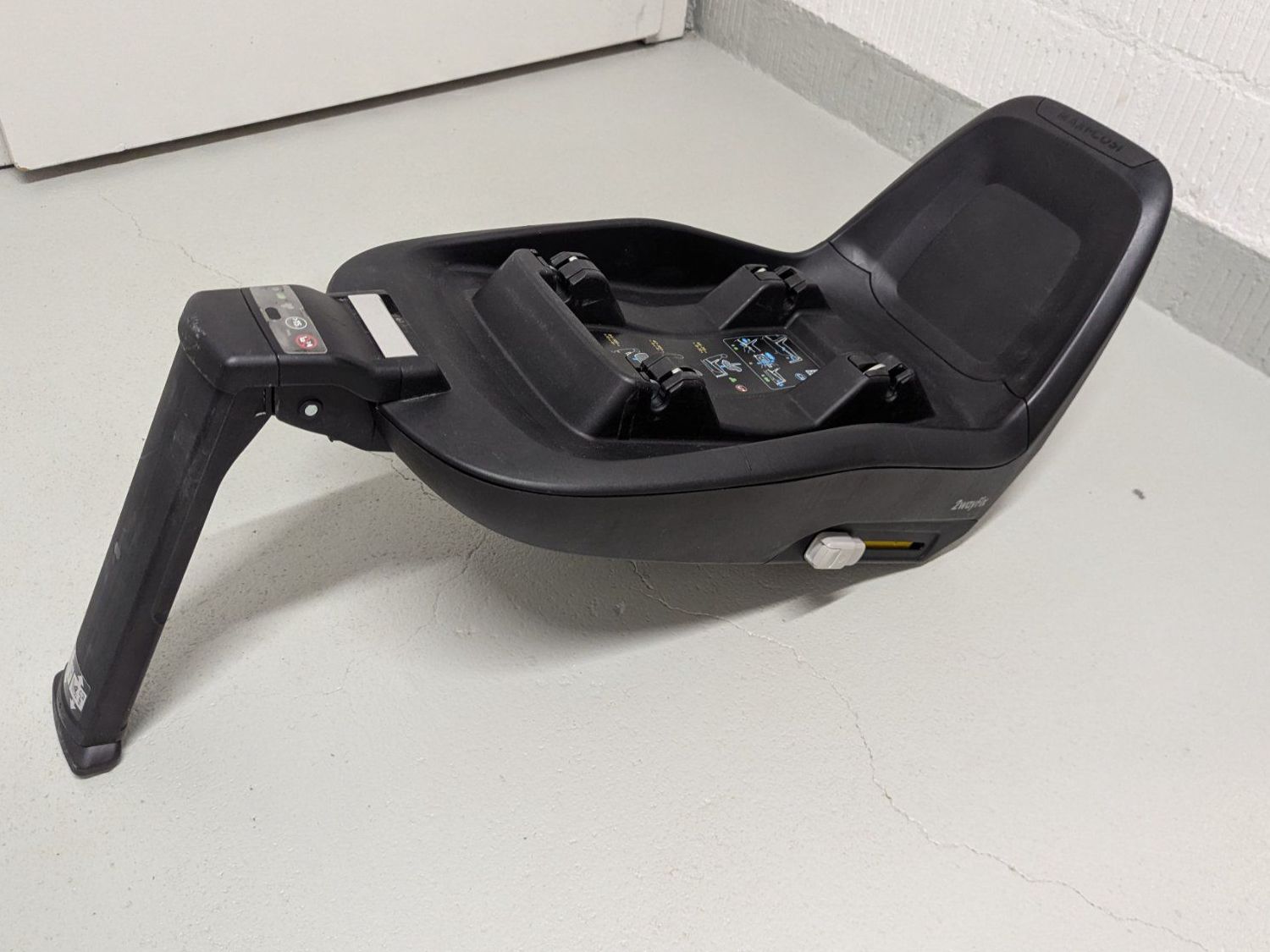 Maxi-Cosi Sièges auto: Maxi-Cosi 2wayFix ISOFIX-Basisstation – D'occasion à Widen par Schotti_85 1