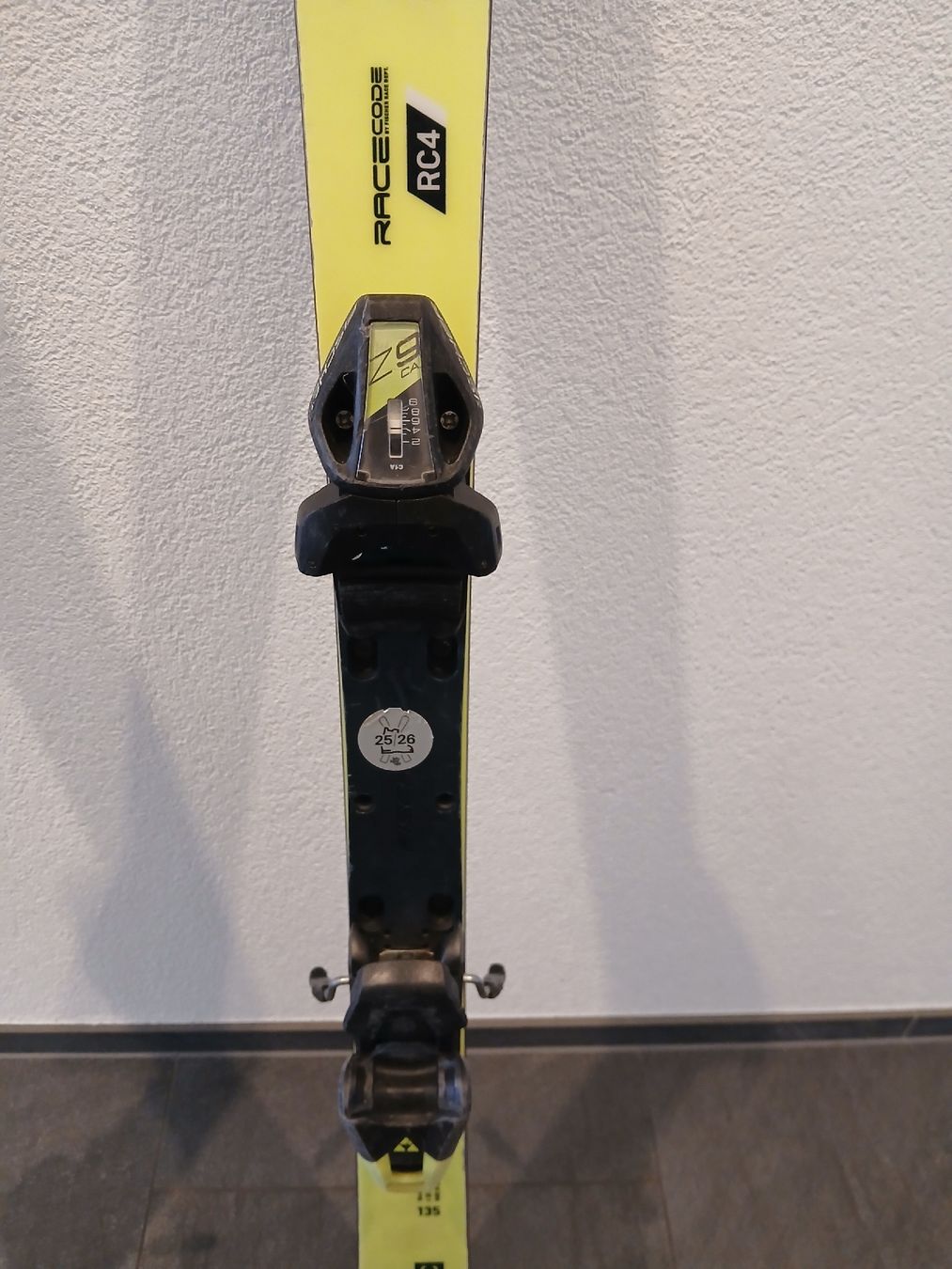 Fischer Skis: Ski Fischer RC4 Racecode 135 cm mit Bindung gebraucht – Gebraucht aus Dozwil von mauzeli3 4