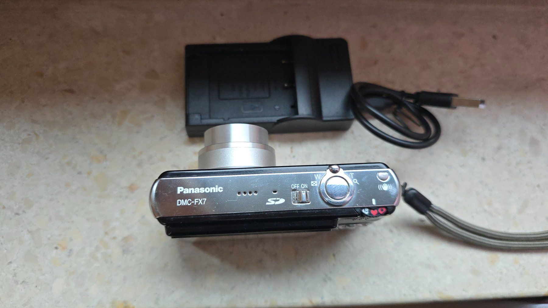 Panasonic Fotocamera: Kamera Panasonic DMC-FX7 – Usato da Wallisellen venduto da theblacksheep 4