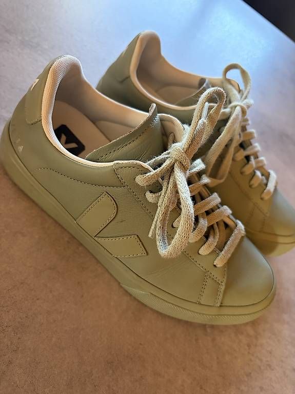 Veja Chaussures femmes: Sneaker – D'occasion à Hägendorf par cla_h7gk