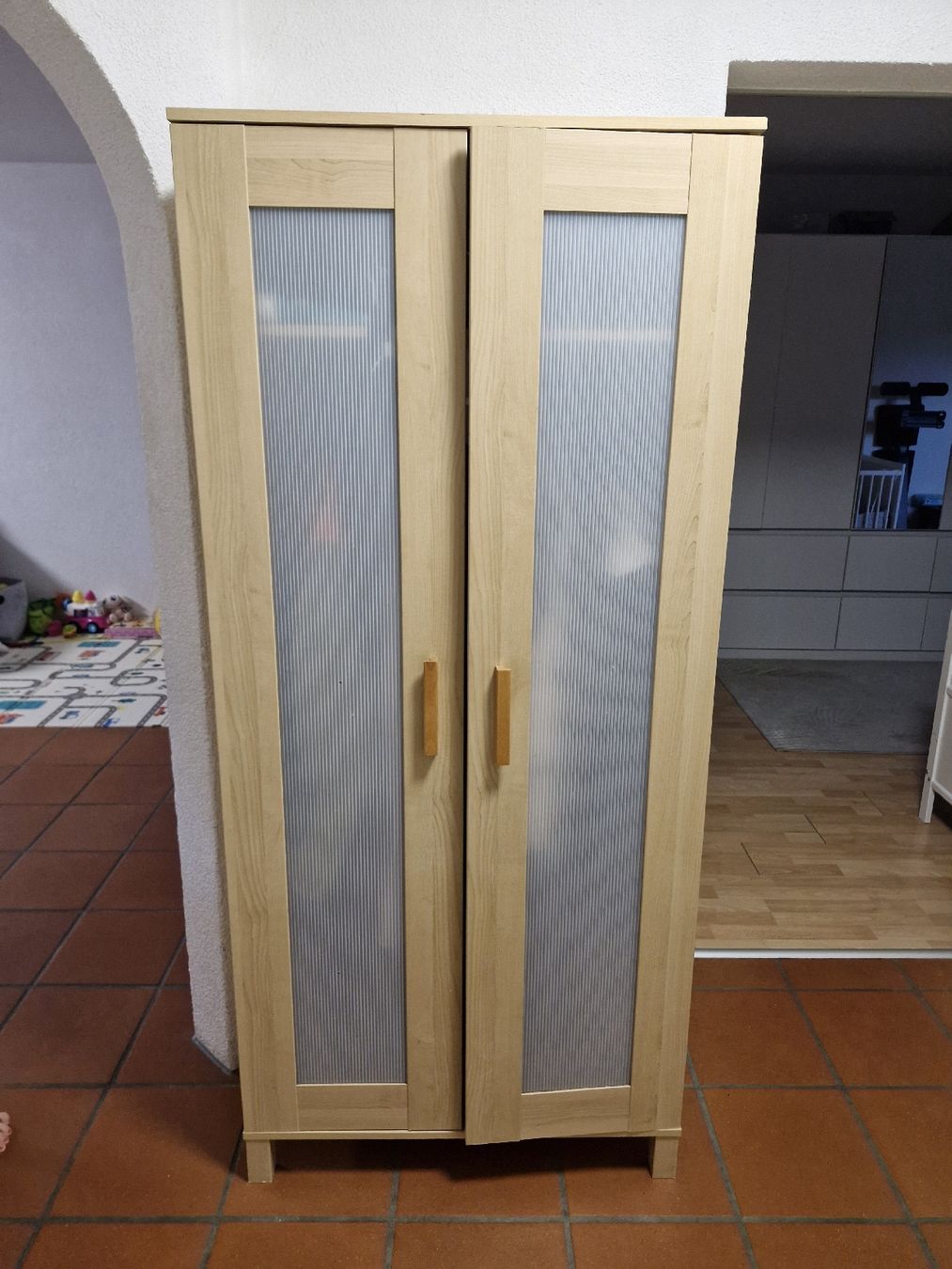 Guardaroba: kleiderschrank aus holz – Usato da Schänis venduto da Casinolover