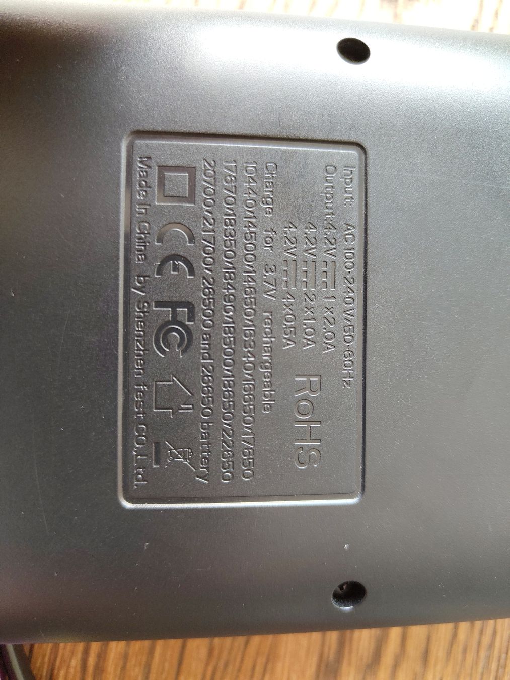 Akkus & Batterien: Efest Akkus und Ladegerät Set E-Zigarette – Gebraucht aus Neuchâtel von ilj_9tbg 2