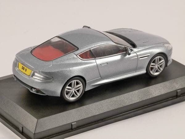 Aston Martin Modellini d'auto: Aston Martin DB9 Phase III 2012-2015 silber met.     1:43 – Nuovo e nell'imballaggio originale da Gerlafingen venduto da espero88 2