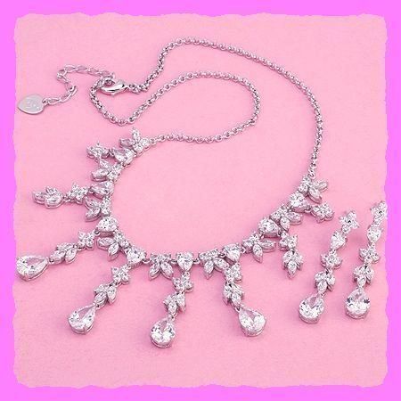 Catenine: Erlesene Halskette – Collier – Nuovo e nell'imballaggio originale da Oberglatt ZH venduto da Diamond-Girl 2