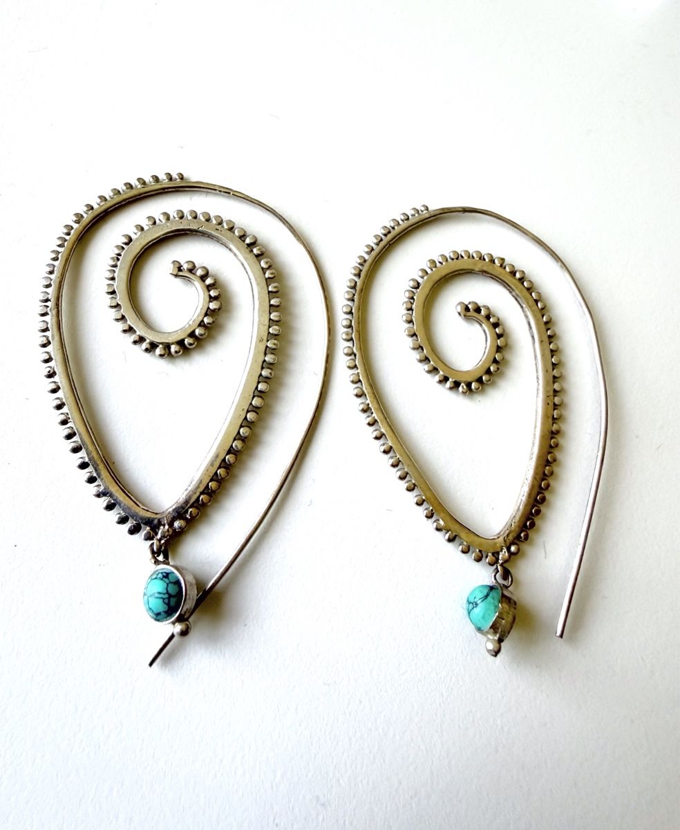 Orecchini pendenti & Orecchini a lobo: Boucles d’oreilles originales  – Usato da Le Noirmont venduto da Fanny_