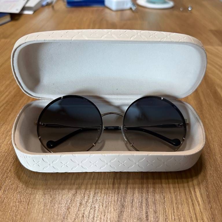 Brillen & Gläser: Originale Liu Jo Sonnenbrille mit Blaustich – Gebraucht aus Birmensdorf ZH von clotschi 3