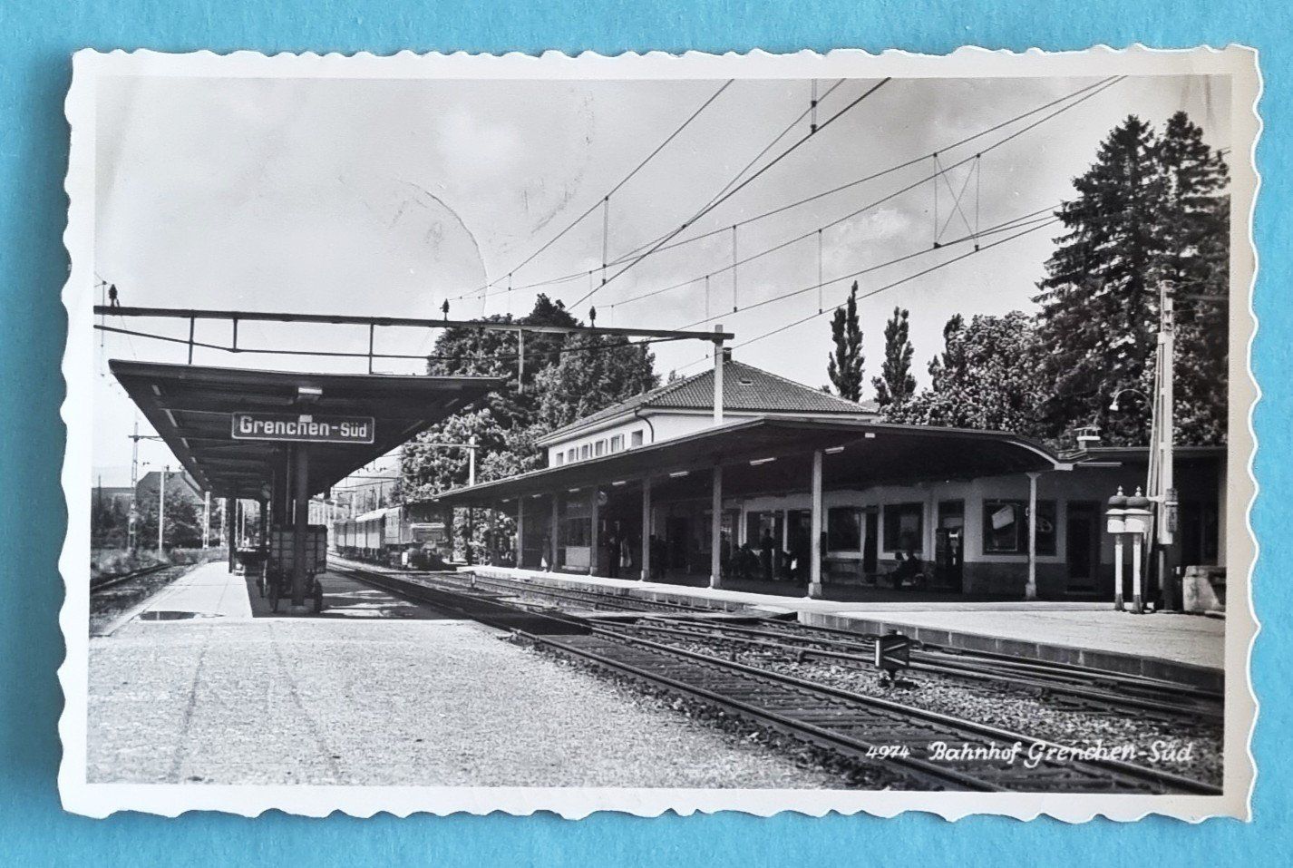 Cartoline postali: Grenchen-Süd - Bahnhof SBB - Eisenbahn - 1955 – Usato da Rothrist venduto da RROENK