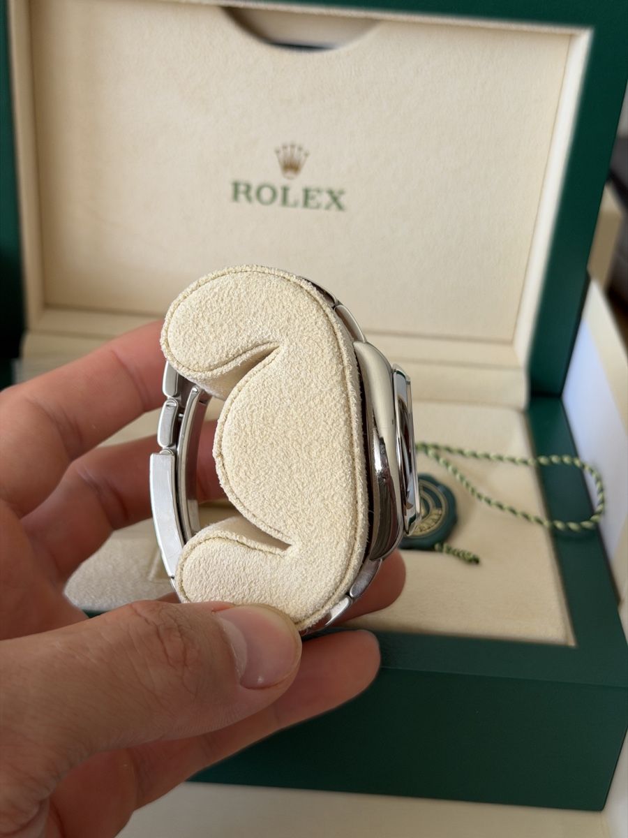 Rolex Uhren: Rolex Oyster Perpetual 36 Green Full Set – Gebraucht aus Liestal von marn_o 3