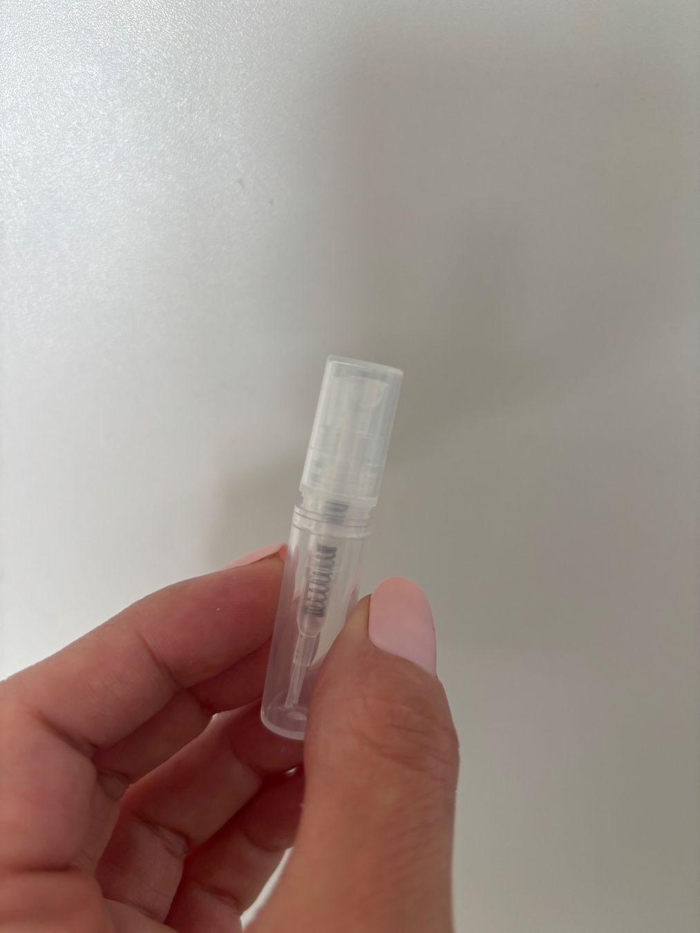 Hermès Profumi & Eau de Toilette: Hermès Jour d'Hermès Absolu EDP - Duftprobe 2ML – Usato da Zürich venduto da deruja 2