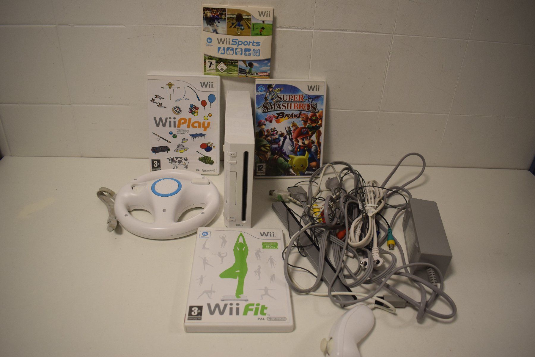 Konsolen: Konsole Wii mit Spiele, Lenkrad... – Gebraucht aus Zürich von Brockito 4