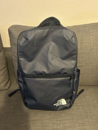 The North Face Base Camp Voyager Daypack 26L – wie neu