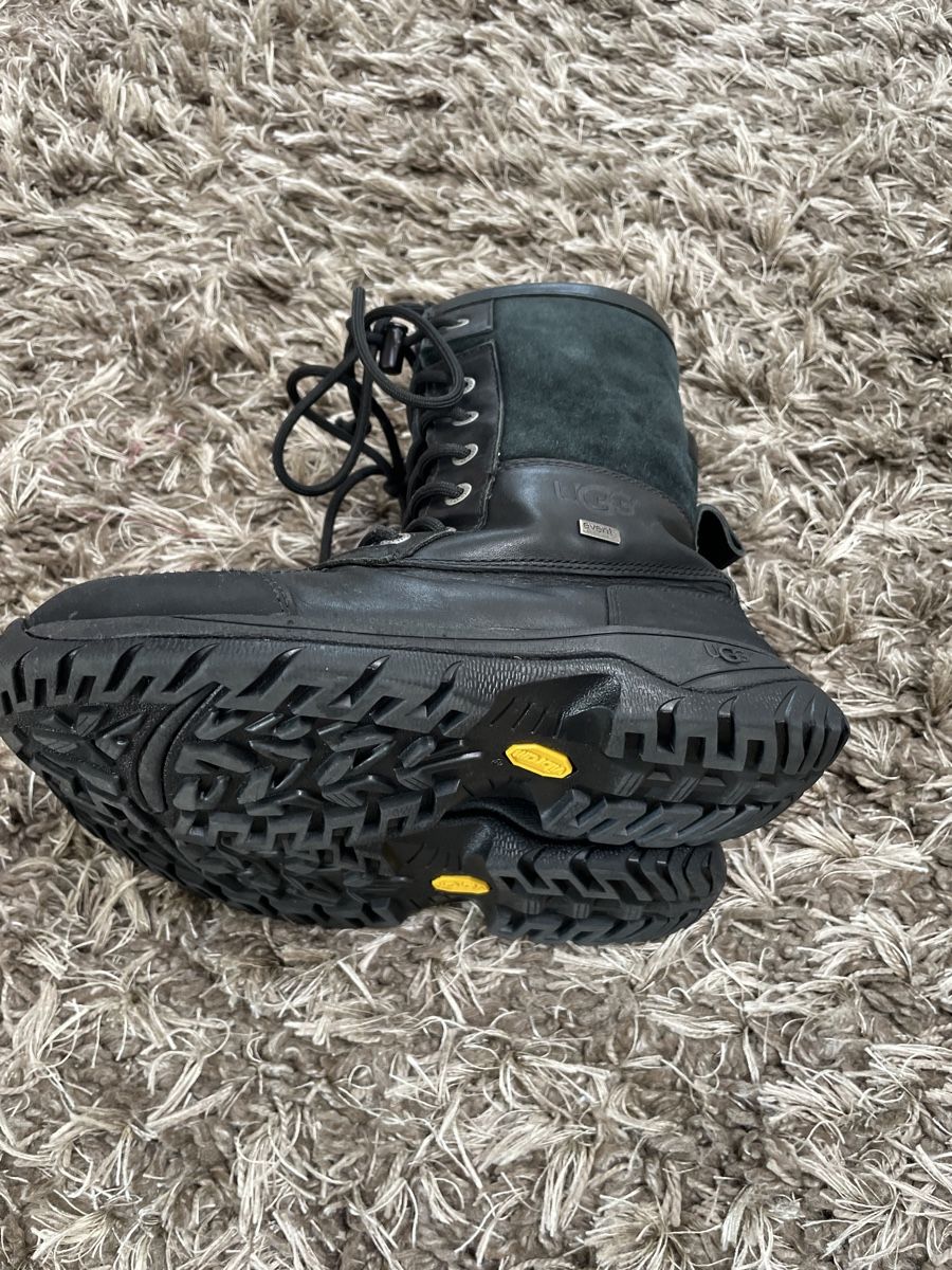 Ugg Scarpe da uomo: UGG Winterstiefel Grösse 33 – Usato da Solothurn venduto da Silbermond01 2