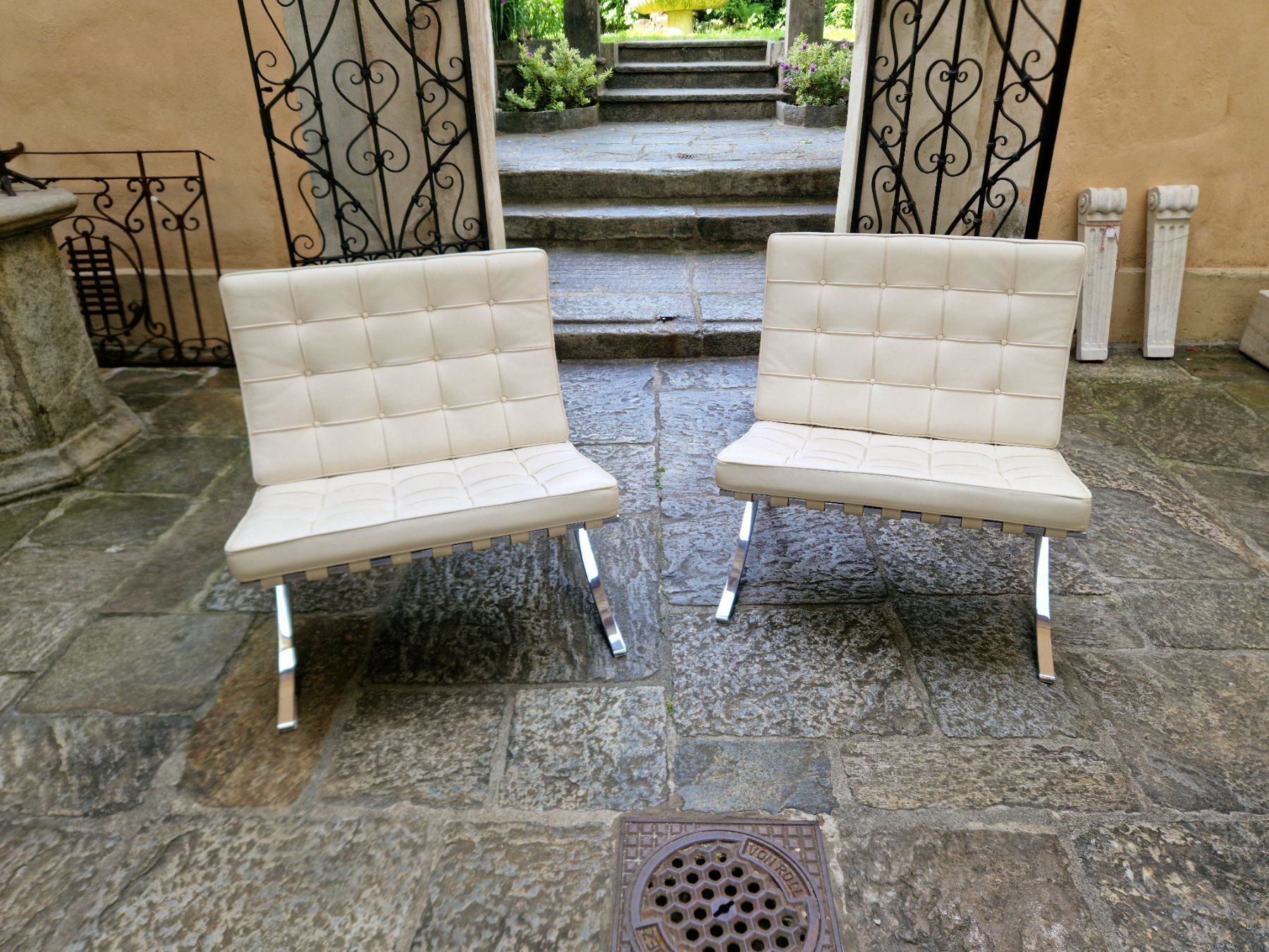 Knoll Sedie: «Barcellona» Mies van de Rohe – Usato da Locarno venduto da BellTicino