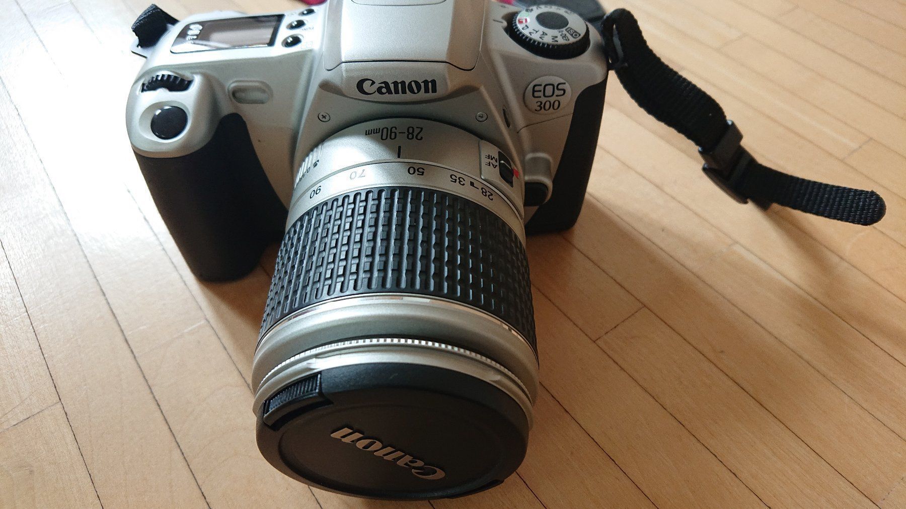 Canon Fotocamera: Canon EOS 300 inkl. Objektiv 28-90mm – Usato da Dürnten venduto da babajoo